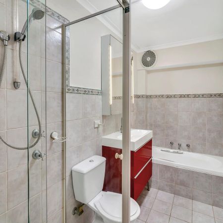Spacious and Quiet Townhouse - Photo 3