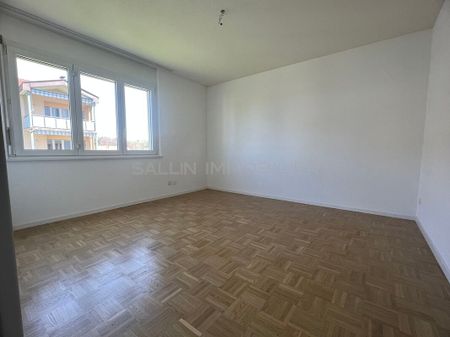 BEL APPARTEMENT DE 4 PIECES, EN SINGINE - Photo 4