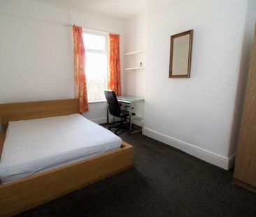 4 Bed - Holdsworth Street, Plymouth - Photo 6