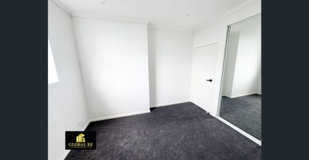 Stylish Apartment with Stunning Views & Ultimate Convenience - Photo 4