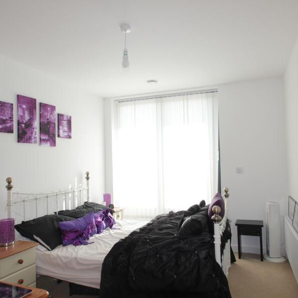 Victory Park Road, Addlestone, Surrey, KT15 - Photo 1