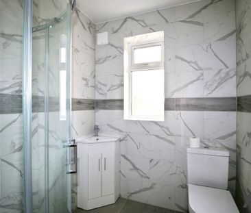 2 bedroom semi-detached bungalow to rent - Photo 2