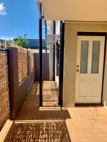 Resort-Style Ground Floor Apartment - Photo 5