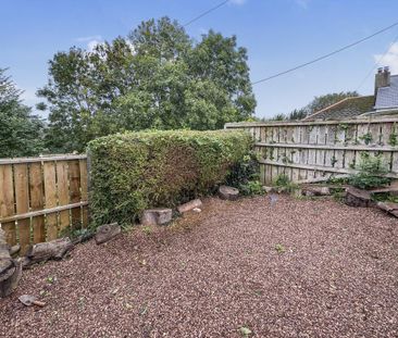 2 bedroom semi-detached bungalow to rent - Photo 2