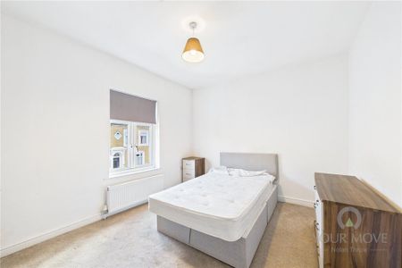 1 bedroom in a house share to rent - Photo 3