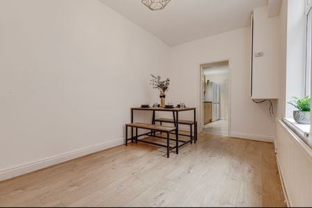 5 Bedroom House Close To Popular West End of Leicester Room four - Photo 5