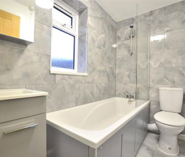 2 bedroom end of terrace house to rent - Photo 3