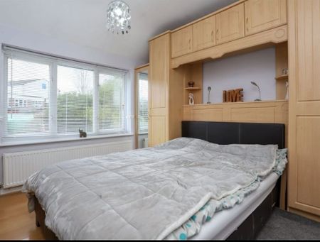 3 Bed Semi-Detached House, Auckland Road, B67 - Photo 4