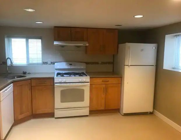 Nice Basement unit | 2743 West 21st Avenue, Vancouver - Photo 1