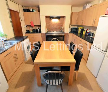 6 Bedroom Mid Terraced House for rent in Ebor Place - Photo 2