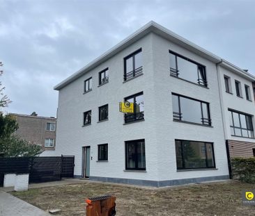 Gelijkvloers app. 2 slk, tuin en P - Photo 3