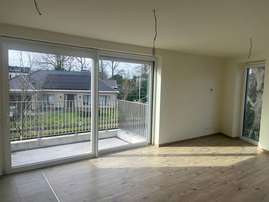 Nieuwbouw BEN-appartement met lift, autostaanplaats & kelder - Foto 1