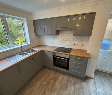 3 bedroom semi-detached house to rent - Photo 4