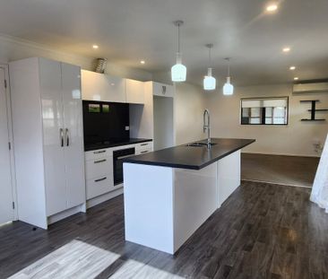 Modern, Comfortable Living - Photo 6