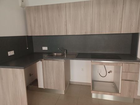 location Appartement T2 DE 40.89m² À FREJUS - Photo 3