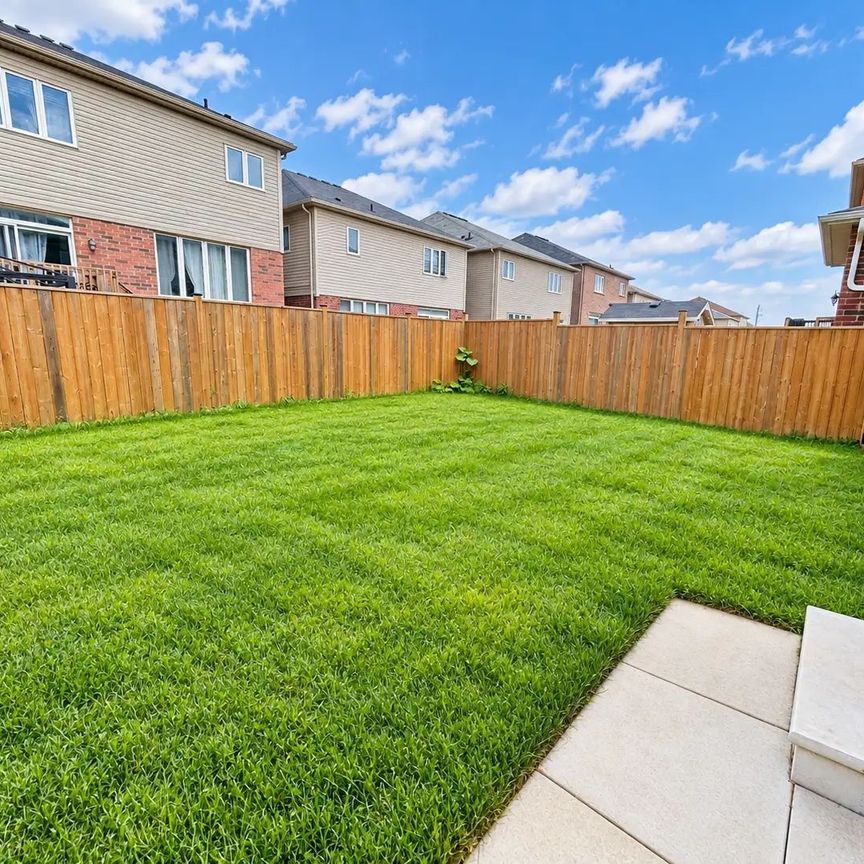 For Lease - 26 Alexandra Drive, Thorold, Ontario - Photo 1