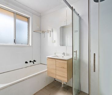 Perfect Three Bedroom Family Home Conveniently Close to Schools & T... - Photo 5