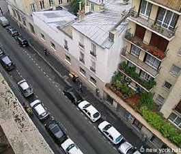 Logement à Paris, Location meublée - Photo 2