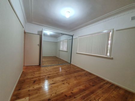 Great Location - Photo 2