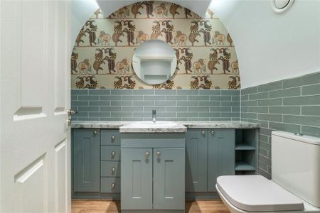 3 bedroom flat to rent - Photo 4