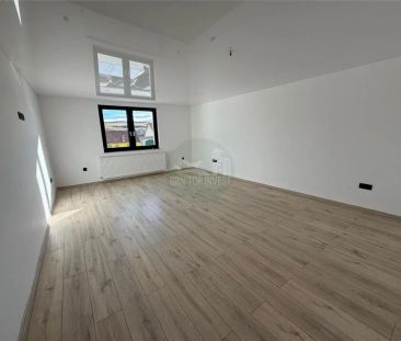 Casa noua moderna cu 6 camere si 3 bai si teren in Sura Mare - Photo 5