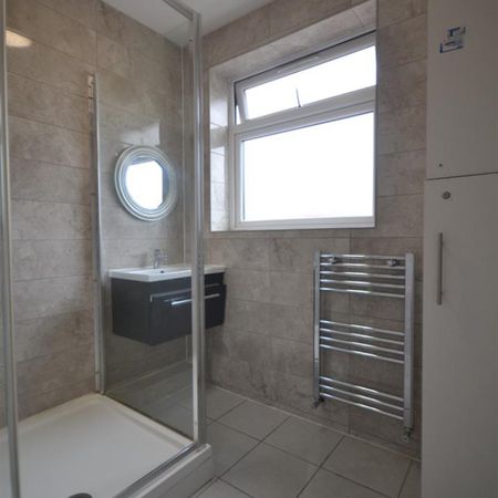 1 bedroom Flat To Let - Photo 4