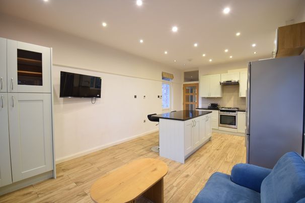 Room in a Shared Flat, Grove Park Terrace, W4 - Photo 1