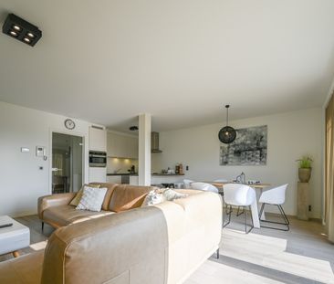 Gelijkvloers éénslaapkamerappartement met tuin en carport op de Bos... - Photo 3