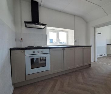 2 bedroom semi-detached house to rent - Photo 6