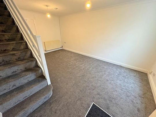 2 bedroom end of terrace house to rent - Photo 1