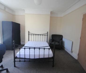 6 bedroom detached house to rent - Photo 6