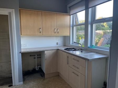 2 bedroom semi-detached house to rent - Photo 2