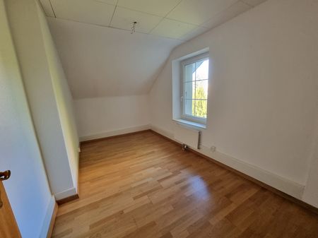 Joli appartement de 3,5 pièces au 2ème étage avec vue sur le lac - Photo 3