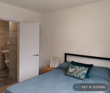 1 bedroom in a house share to rent - Photo 1