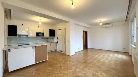 Dommayergasse!!! Klimatisierte DG-Whg ohne Schrägen mit 29m² Terrasse - Photo 2