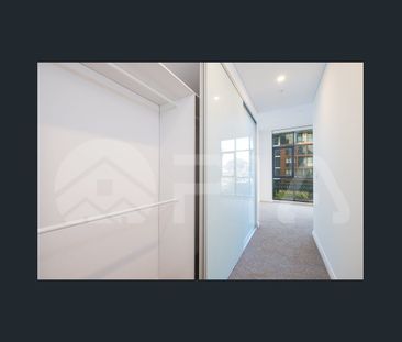 Spacious North facing 2 bedroom apartment available NOW - Photo 3