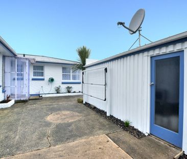 Family Home - Photo 6