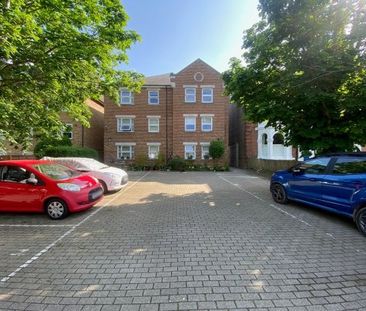 Burnt Ash Hill, London, SE12 - Photo 6
