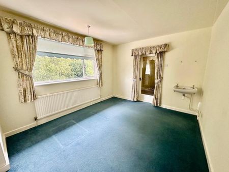 4 bedroom detached house to rent - Photo 5