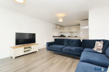 East Coast, Beacon Road, Bournemouth - Photo 3