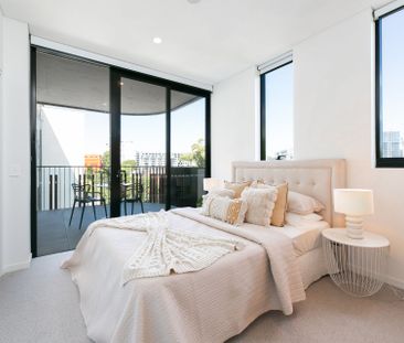 Designer 2-Bed Apartment with Balcony & Car Space in Waterloo's Ico... - Photo 2