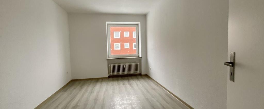 Bezugsfertige 3-Zimmer-Wohnung mit Balkon in Varel! - Photo 1