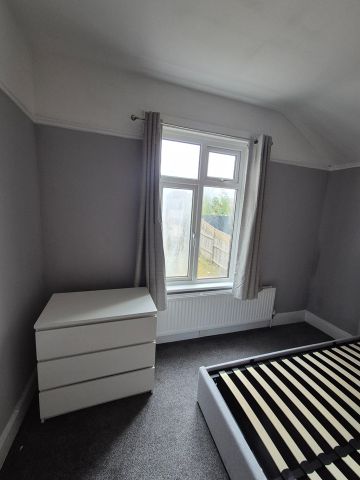 Room in a Shared House, Melfort Rd, CR7 - Photo 2