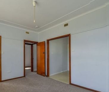 12a Thompson Crescent, Tamworth, NSW 2340 - Photo 2