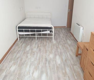 Mixed use to rent - Photo 2