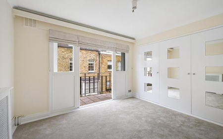 3 bedroom mews to rent - Photo 5