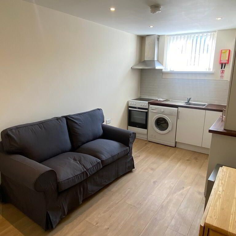 Flat 4, 24 Cromwell Road, Belfast, BT7 1JW - Photo 1