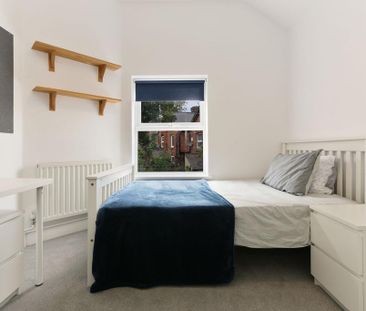 4 bedroom terraced house to rent - Photo 6
