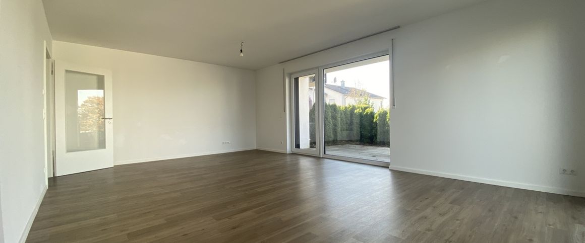 Sehr schöne, exklusive 3-Zimmer-Terrassenwohnung mit Carport und Stellplatz in Weiden-Ost zu vermieten! - Foto 1