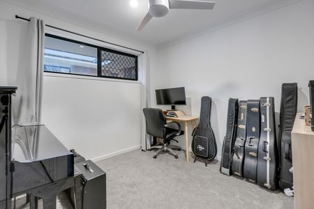 20 Elsey Circuit, North Lakes QLD 4509 - House For Rent | Domain - Photo 5